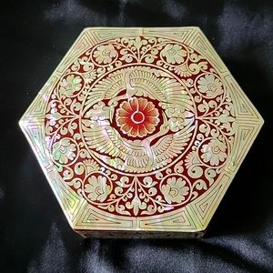 Stunning Mother of Pearl jewelry box.